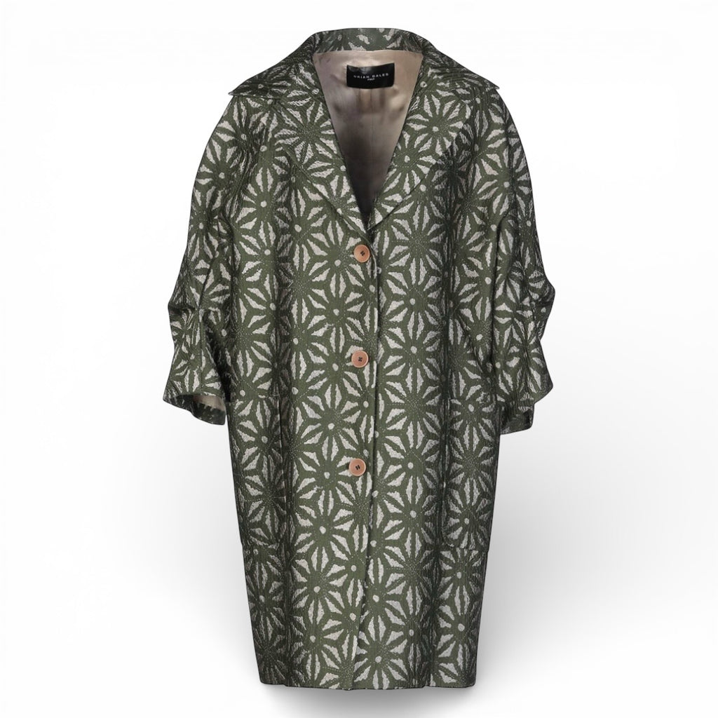 Brian Dales Coat The Cotswolds Daughter
oversized Italian woven coat women
Brian Dales oversized coat
statement woven coat women