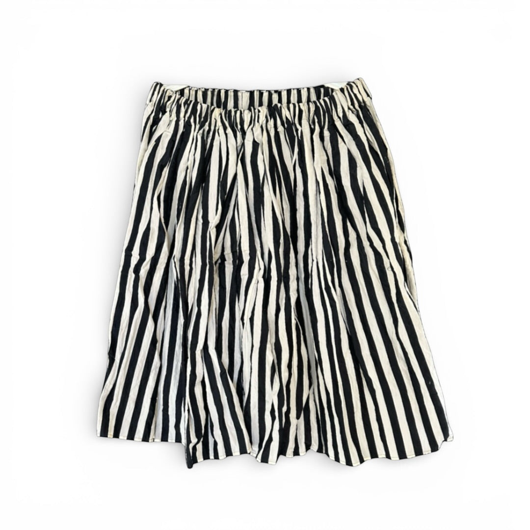 Striped Creased Skirt The Cotswolds Daughter
contemporary striped cotton skirt women
creased paper texture skirt women
editorial striped skirt styling