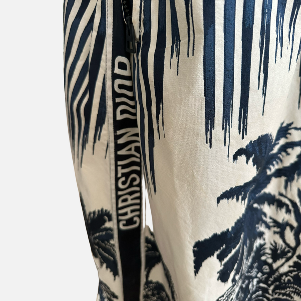 Dior Tropical Skirt The Cotswolds Daughter
navy jacquard midi skirt Dior
designer navy midi skirt women
luxury Dior skirt jacquard