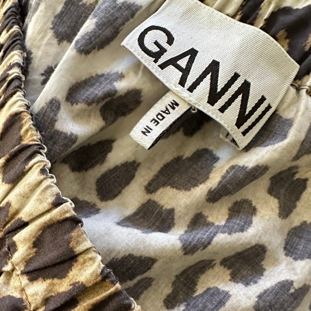 Ganni Maxi Skirt The Cotswolds Daughter
lightweight cotton maxi skirt women
loose Ganni skirt women
easy everyday maxi skirt styling
modern poplin shirt editorial style