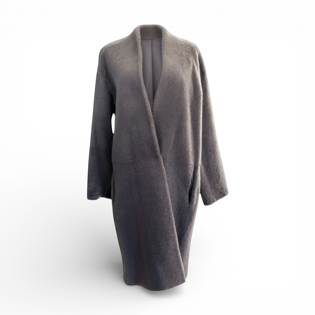 Gushlow and Cole grey shearling coat The Cotswolds Daughter
dark grey stand collar shearling coat women
luxury grey designer shearling coat
Made in England shearling coat women