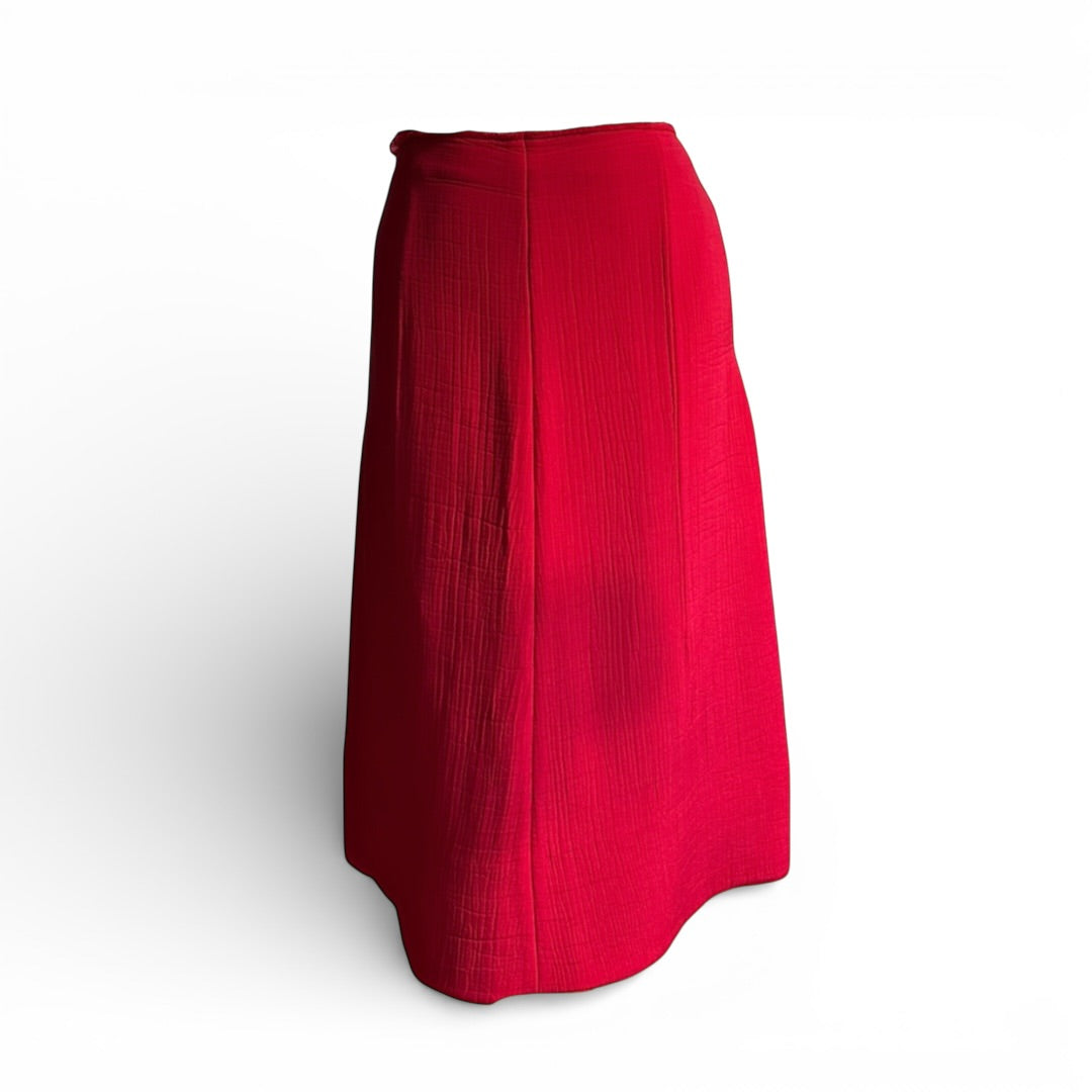 Marni crepe de chine skirt The Cotswolds Daughter
cerise pink designer skirt women
classic Marni skirt editorial style
luxury pink skirt women