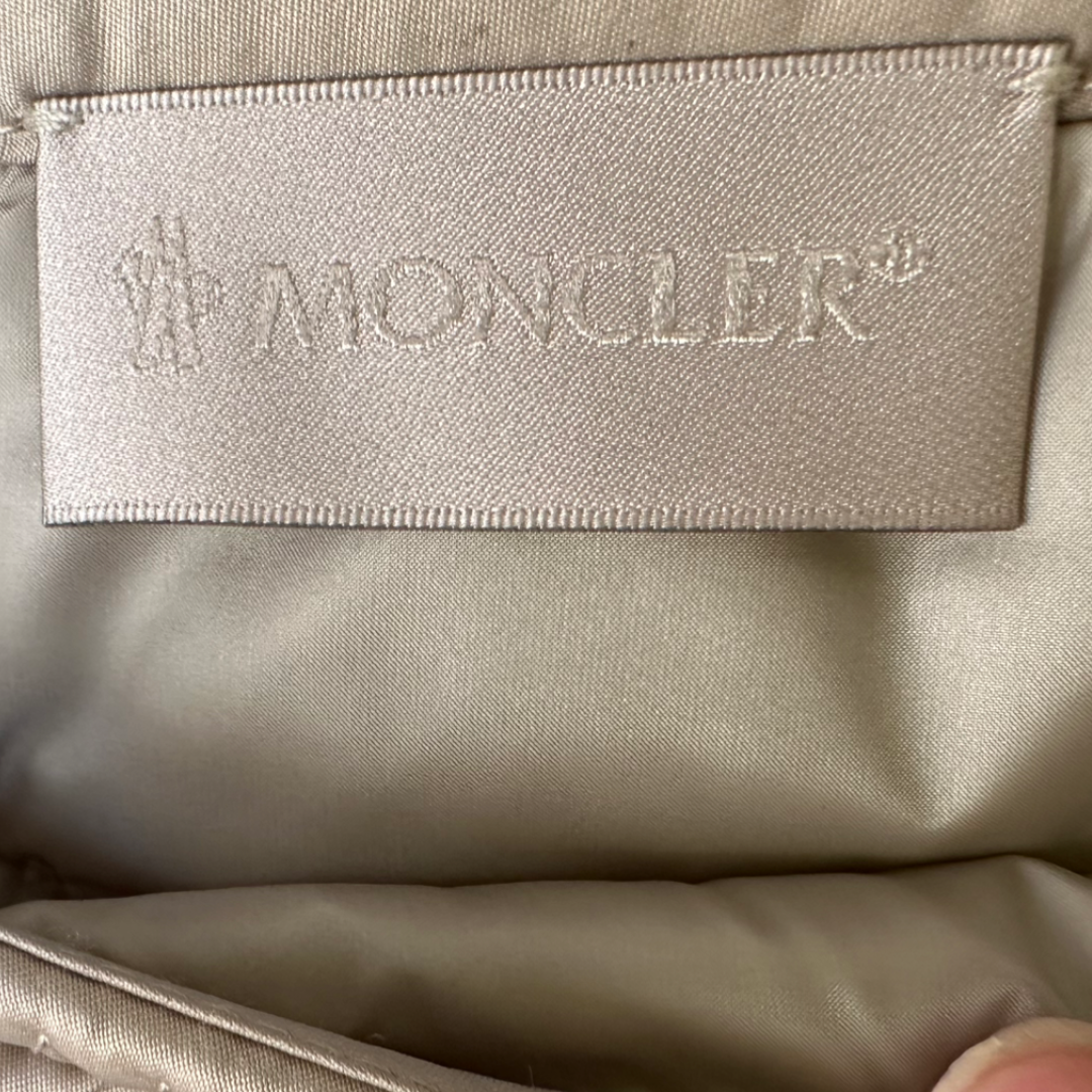 Moncler Quilt Skirt The Cotswolds Daughter
womens quilted designer skirt
luxury winter skirt Moncler
glamorous quilted skirt women