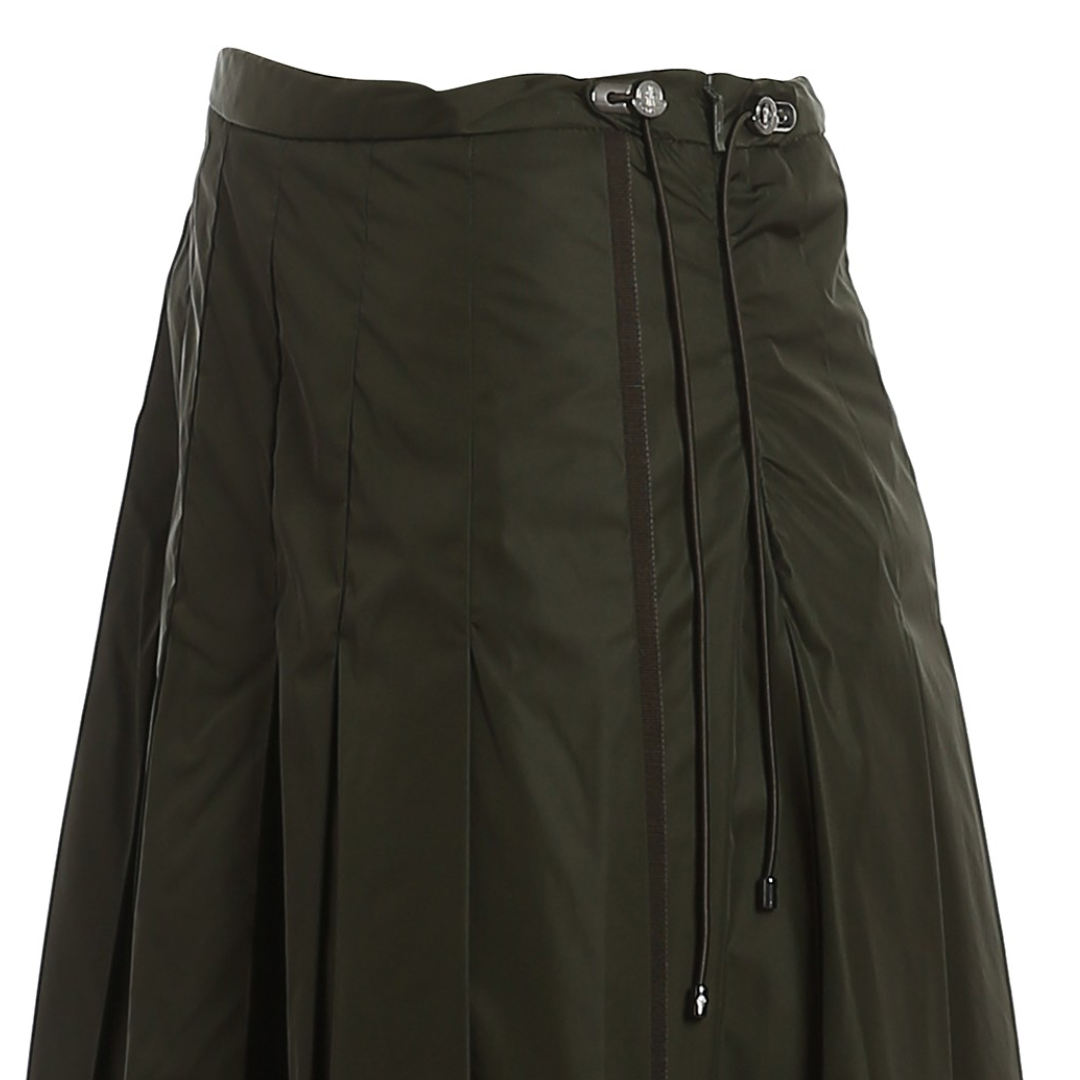 Moncler technical nylon skirt The Cotswolds Daughter
olive dark green designer skirt women
Moncler olive skirt editorial style
technical nylon skirt women