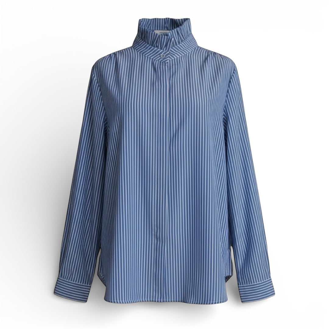 womens classic shirt The Cotswolds Daughter
parisian style womens shirt
timeless white shirt women fashion
cotswolds style womens shirt